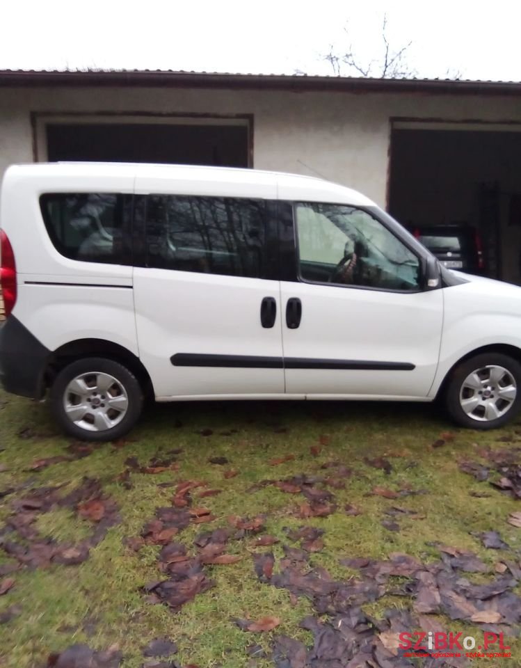 2011' Fiat Doblo photo #1