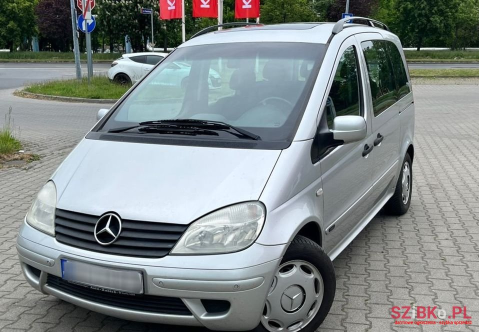 2002' Mercedes-Benz Vaneo photo #1