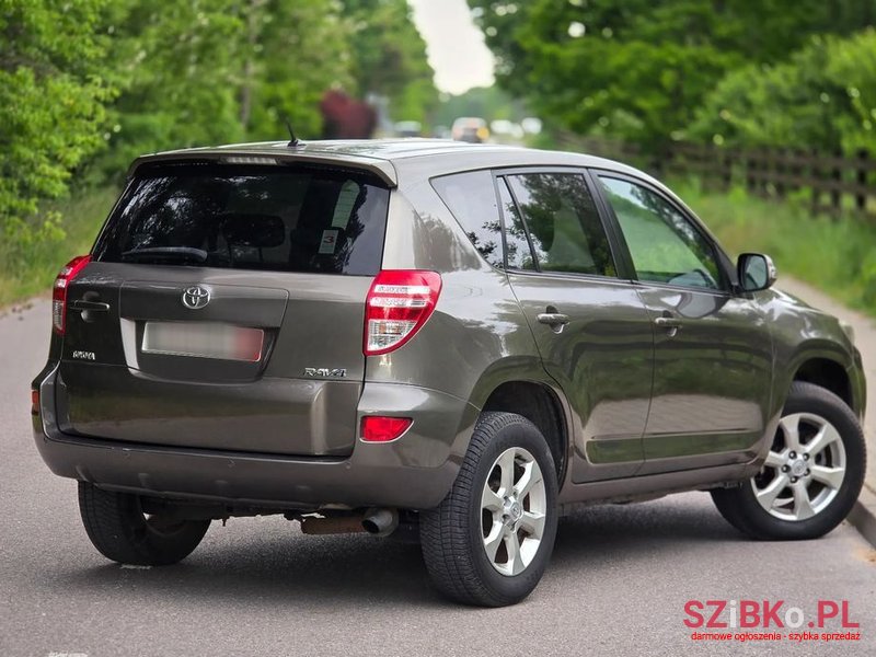 2010' Toyota RAV4 photo #3
