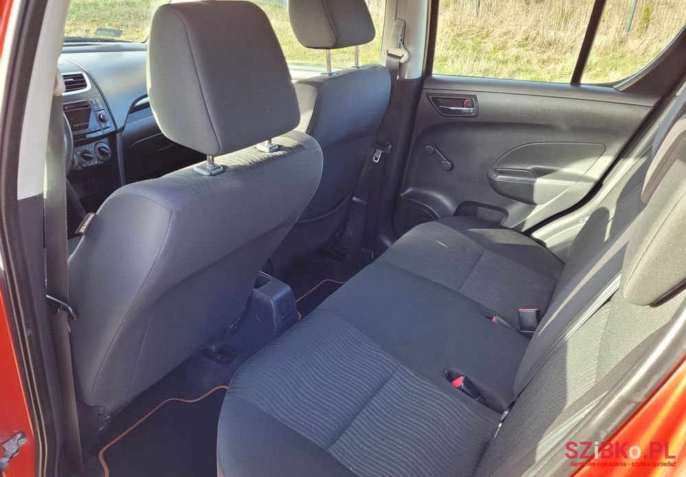 2011' Suzuki Swift photo #6