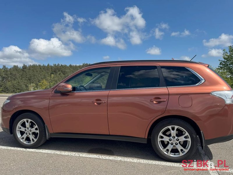 2012' Mitsubishi Outlander 2.0 Intense + photo #3