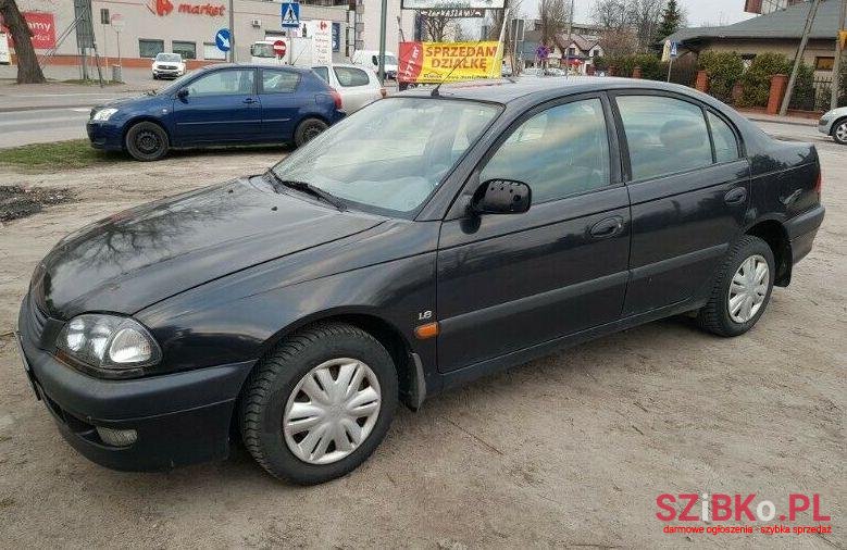 2000' Toyota Avensis photo #1