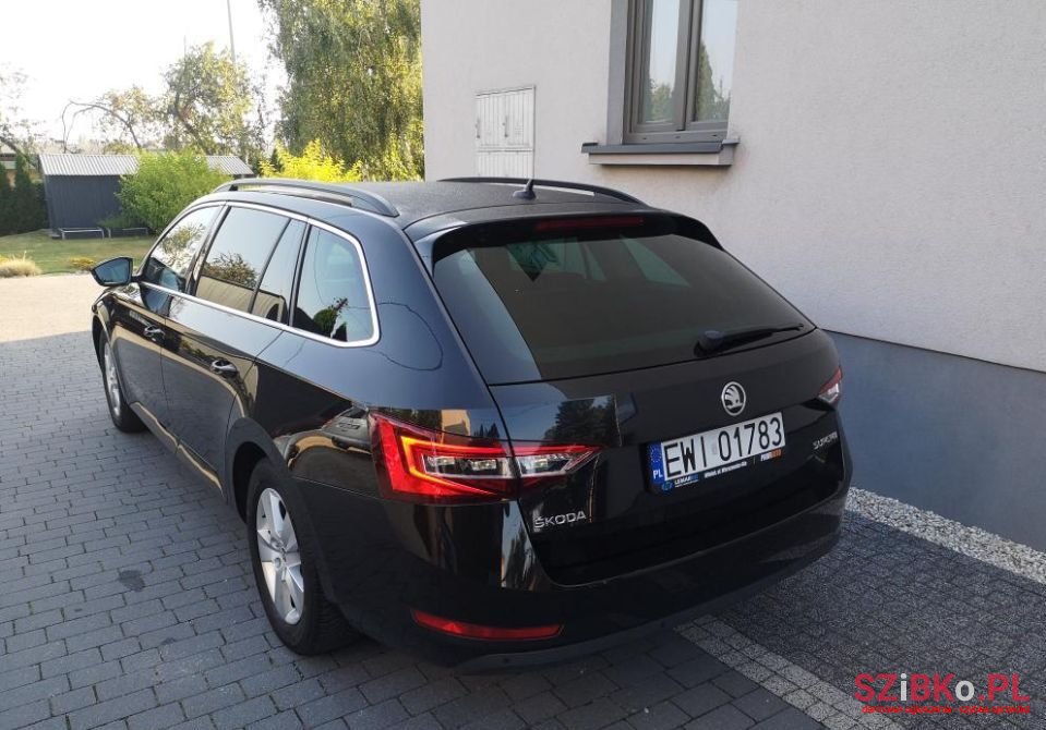 2016' Skoda Superb photo #4