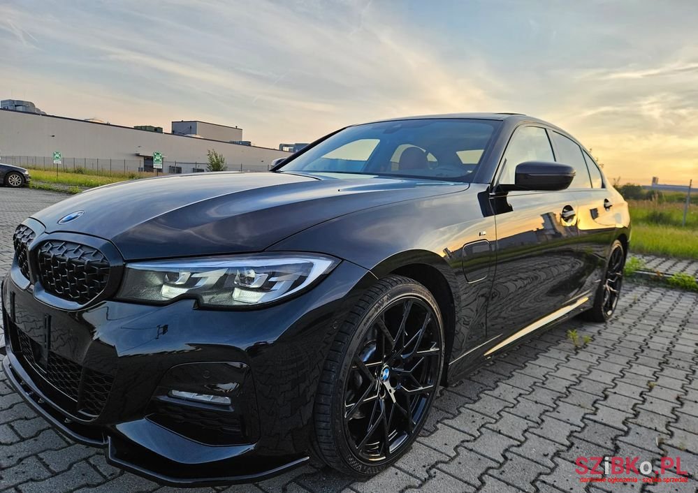 2020' BMW 3 Series photo #1