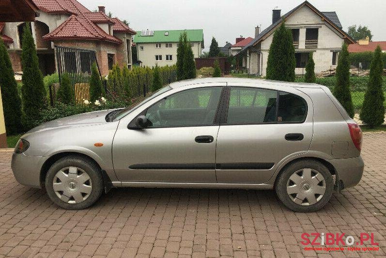 2004' Nissan Almera photo #1
