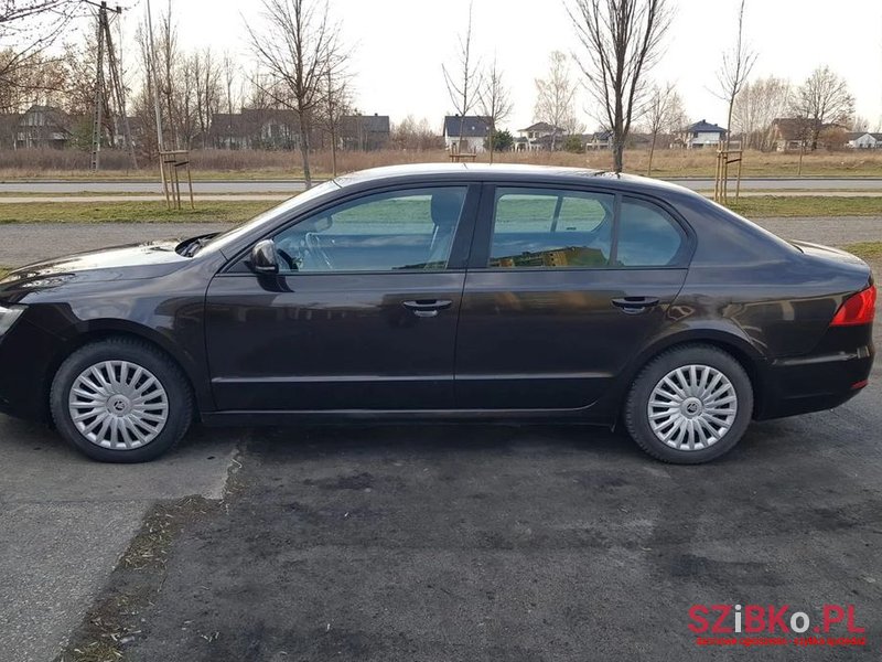 2014' Skoda Superb photo #1