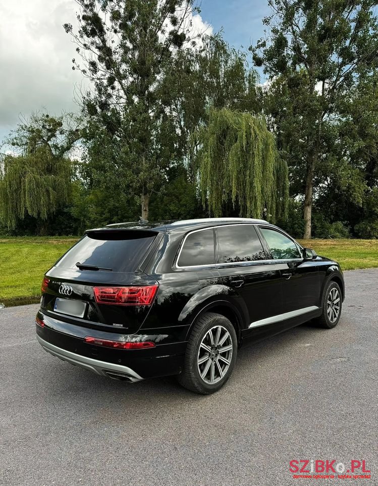 2016' Audi Q7 photo #5