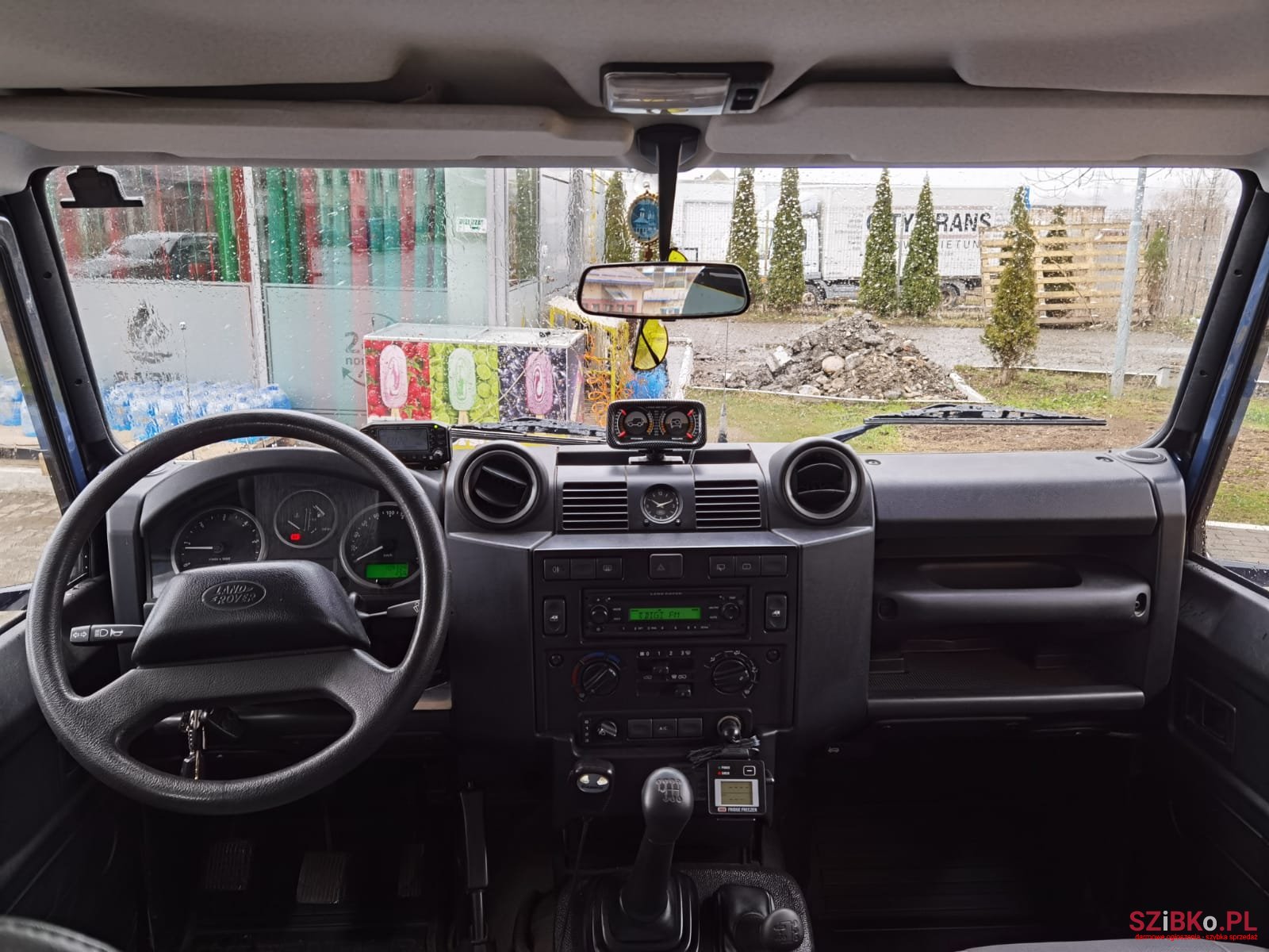 2009' Land Rover Defender 110 photo #4