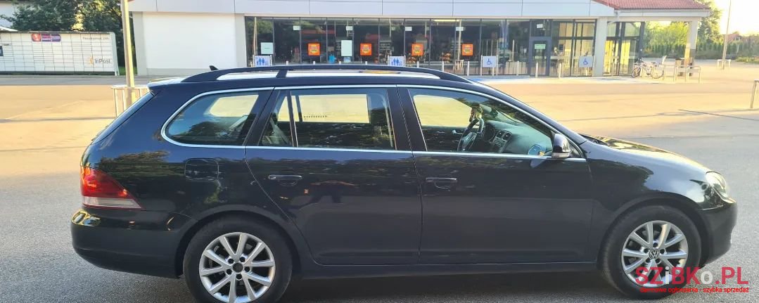 2011' Volkswagen Golf photo #6