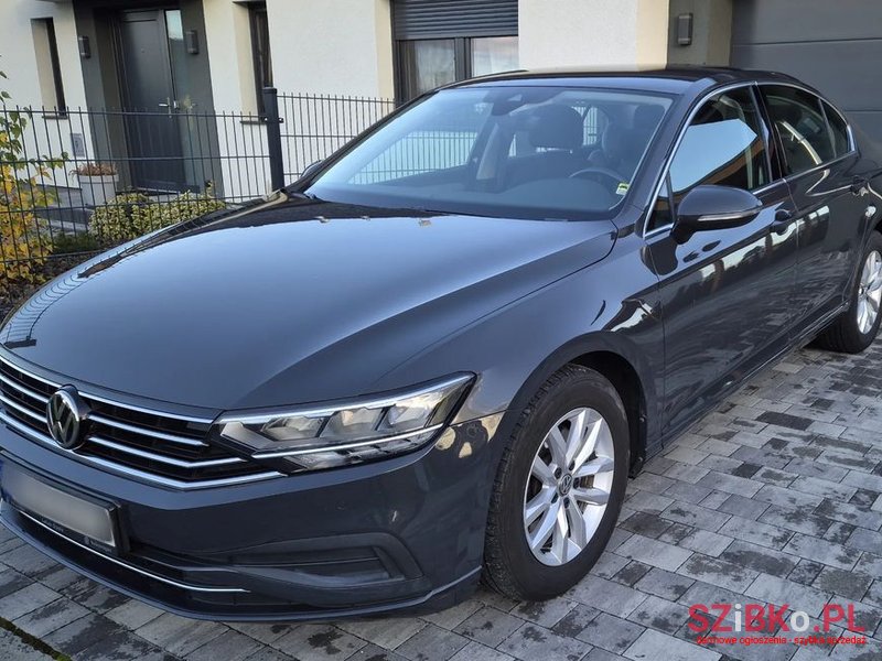 2019' Volkswagen Passat photo #1