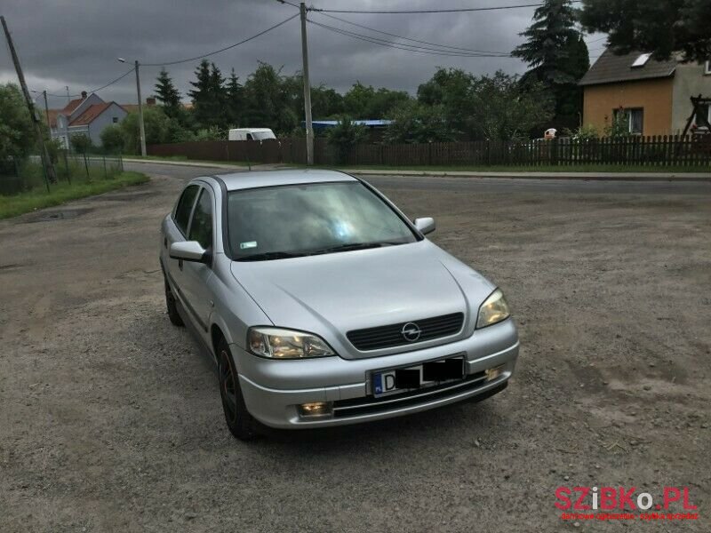 2005' Opel Astra photo #2