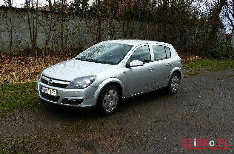 2004' Opel Astra photo #1