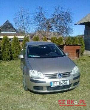 2004' Volkswagen Golf photo #1