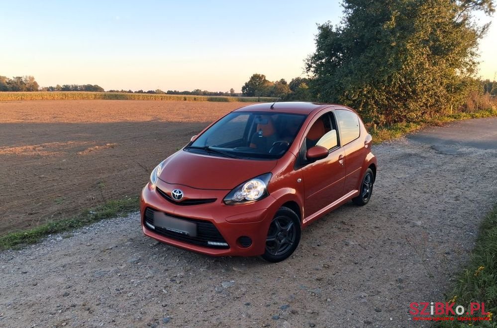 2012' Toyota Aygo 1.0 Vvt-I Premium photo #4
