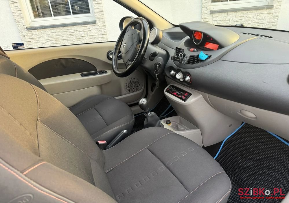 2008' Renault Twingo photo #4