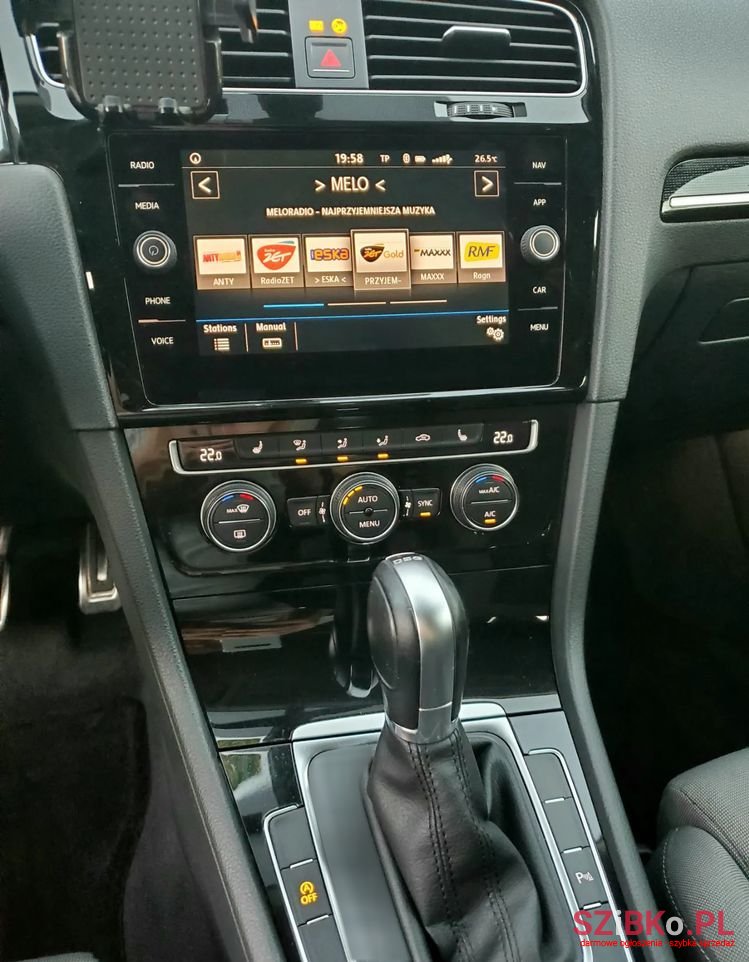 2017' Volkswagen Golf photo #5