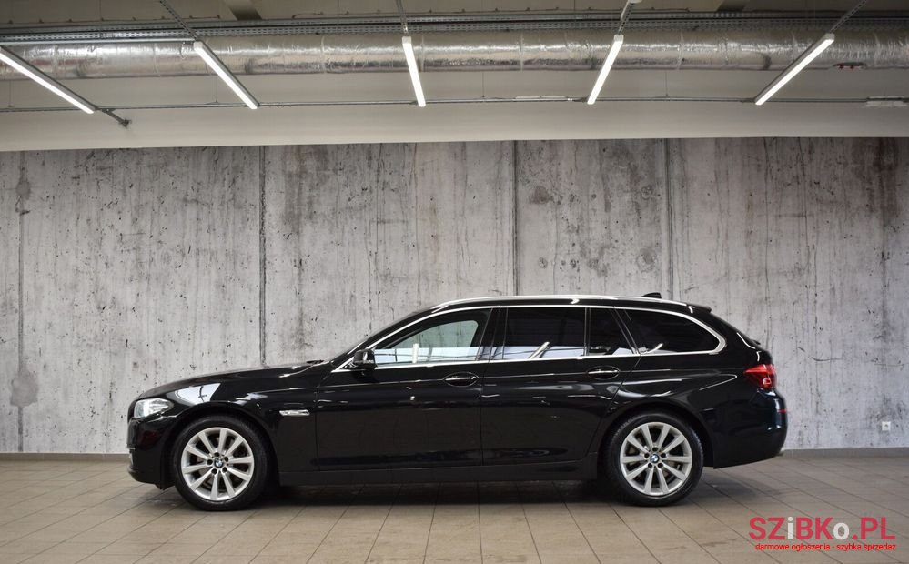 2013' BMW 5 Series photo #2
