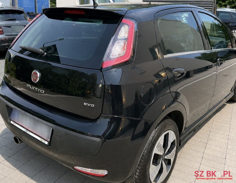 2010' Fiat Punto Evo photo #3