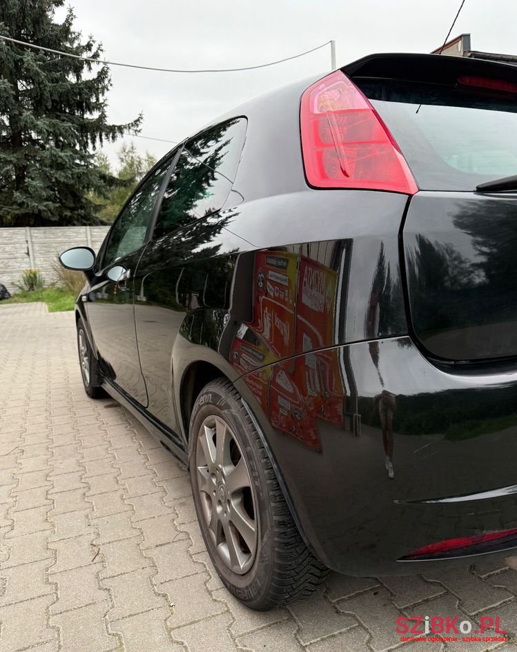 2006' Fiat Punto 1.4 16V Dynamic photo #2