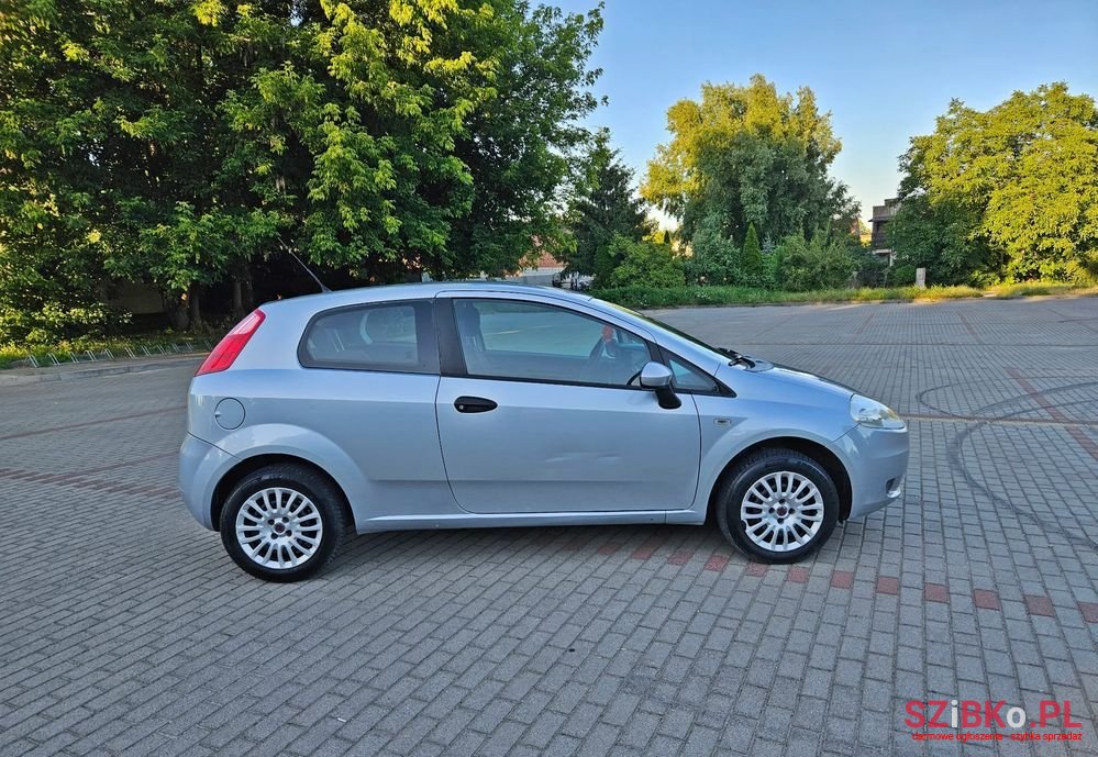2009' Fiat Grande Punto 1.4 8V photo #5