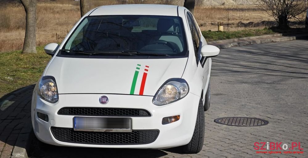 2012' Fiat Punto Evo photo #4