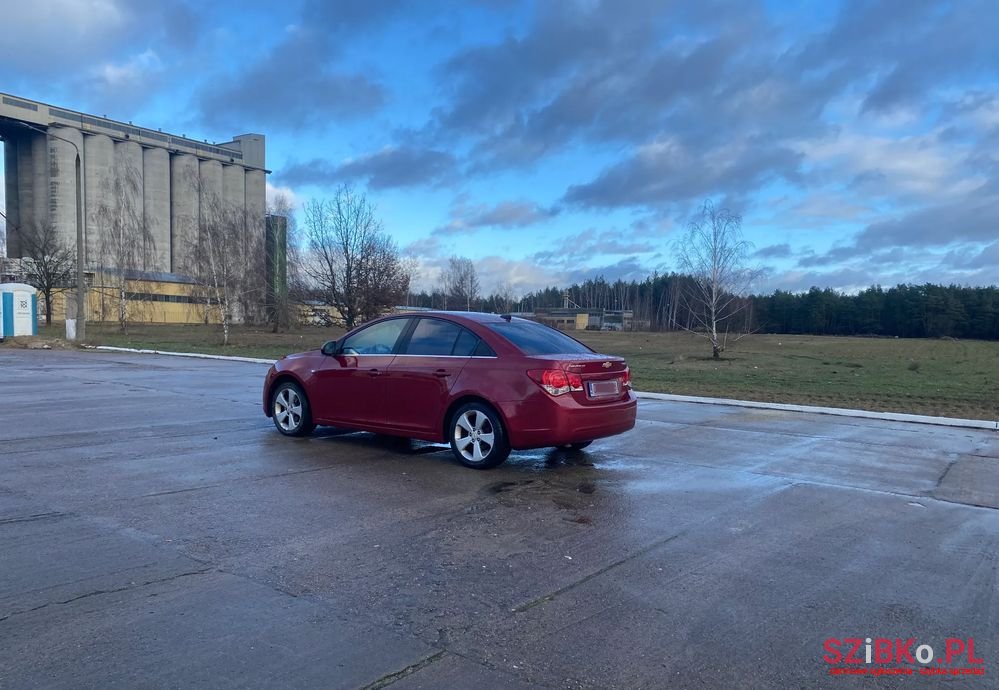 2011' Chevrolet Cruze photo #4