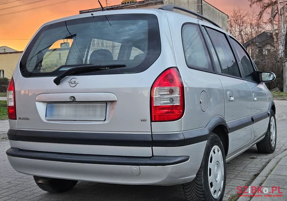 2004' Opel Zafira 1.8 16V Comfort photo #6