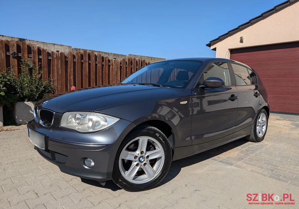 2006' BMW 1 Series 116I photo #2