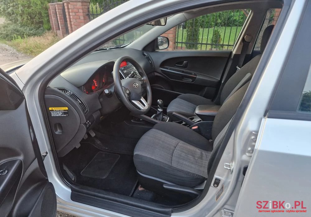 2010' Kia Ceed photo #5