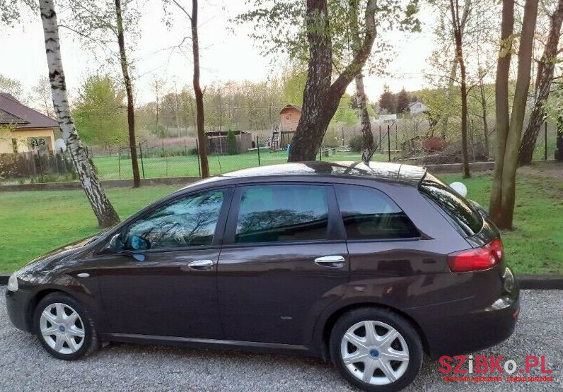 2006' Fiat Croma photo #1