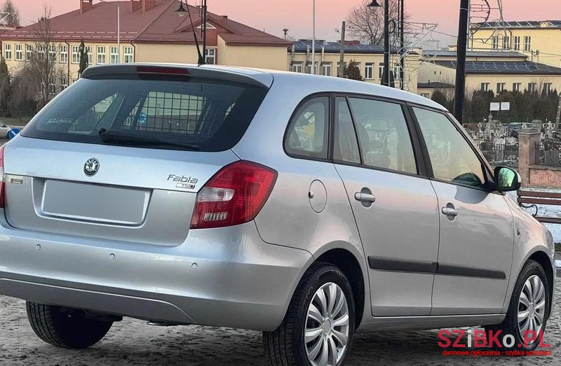 2010' Skoda Fabia 1.2 Tsi Fresh Plus photo #6