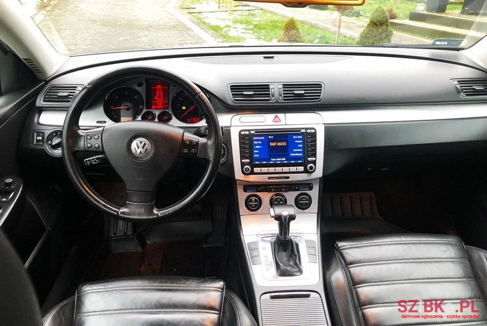 2007' Volkswagen Passat photo #5