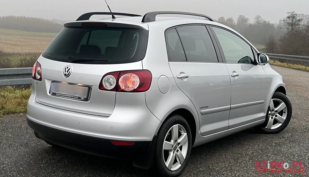 2008' Volkswagen Golf Plus photo #4