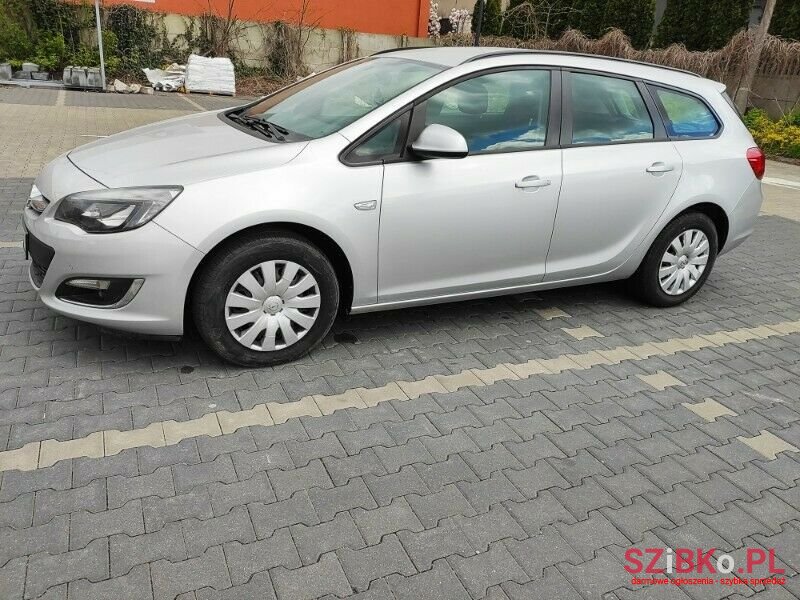 2013' Opel Astra photo #4