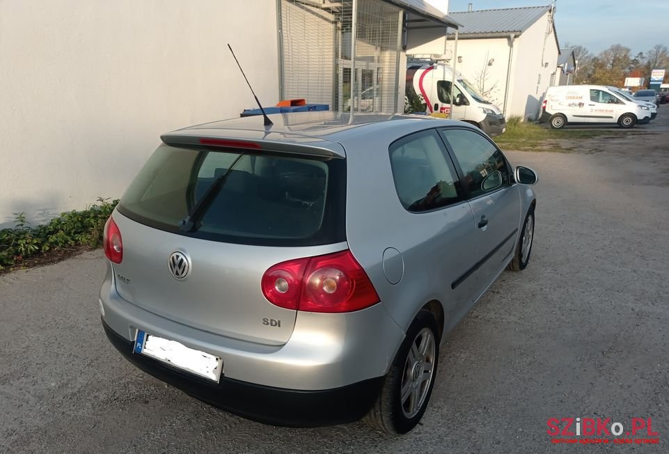 2005' Volkswagen Golf photo #6