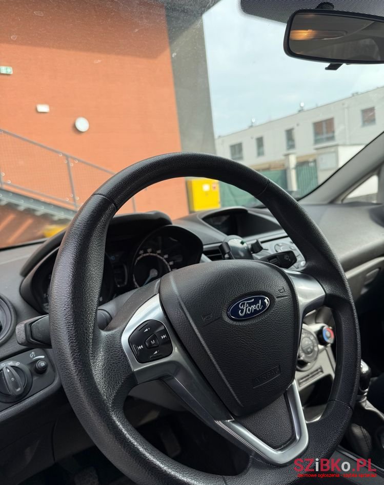 2016' Ford Fiesta photo #6
