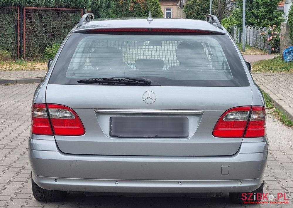 2008' Mercedes-Benz E-Class 220 T Cdi photo #4