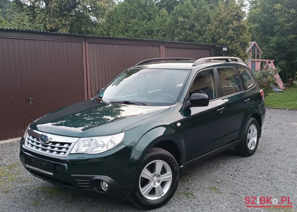 2011' Subaru Forester photo #1
