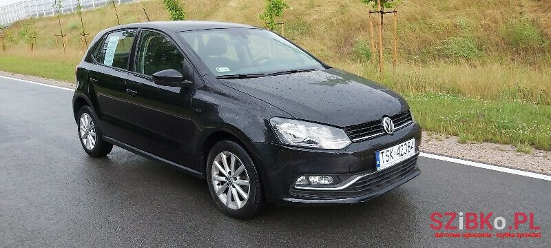 2015' Volkswagen Polo photo #1