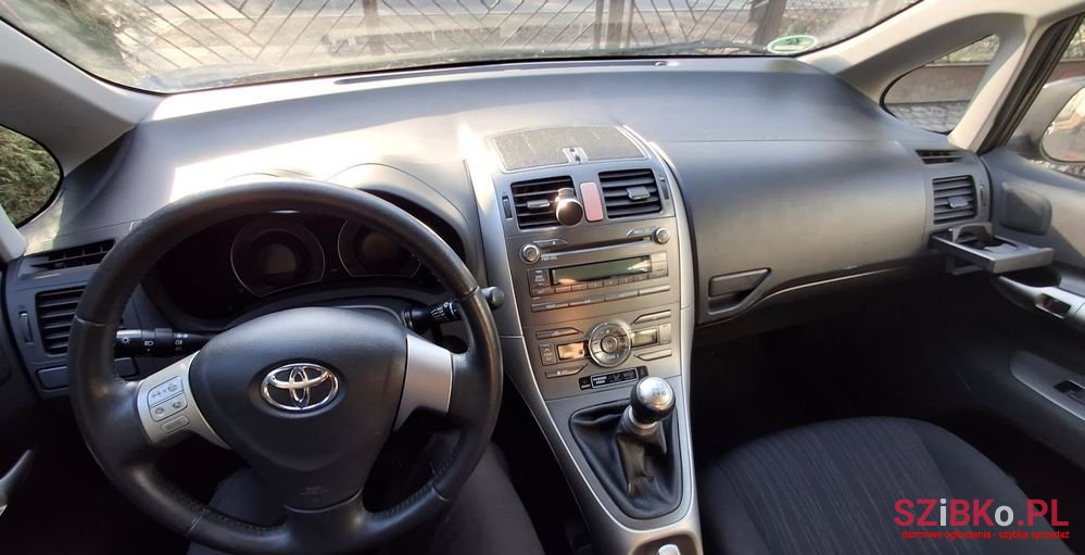 2007' Toyota Auris 1.4 Vvt-I Sol photo #4