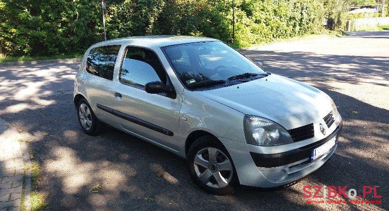 2004' Renault Clio photo #1