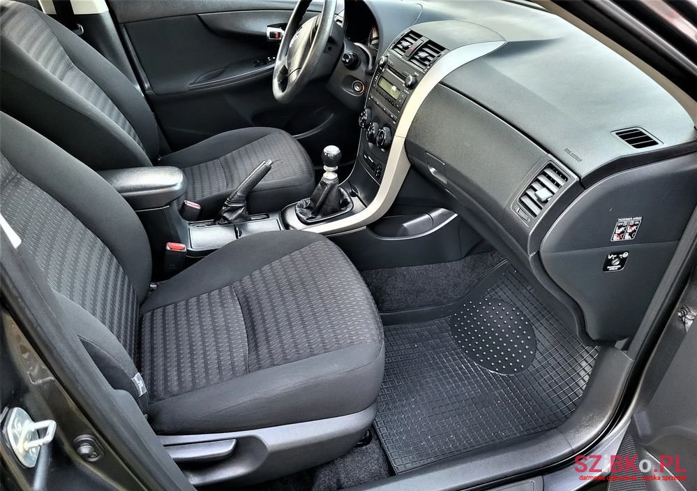 2009' Toyota Corolla photo #6