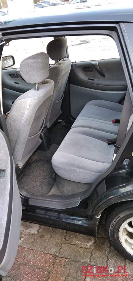 2002' Suzuki Liana photo #5