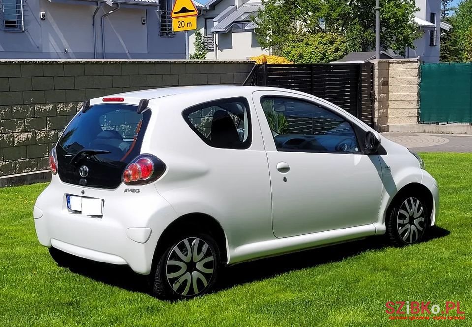 2012' Toyota Aygo photo #2