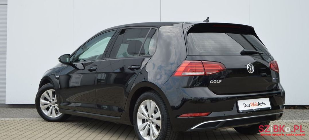 2018' Volkswagen Golf photo #4