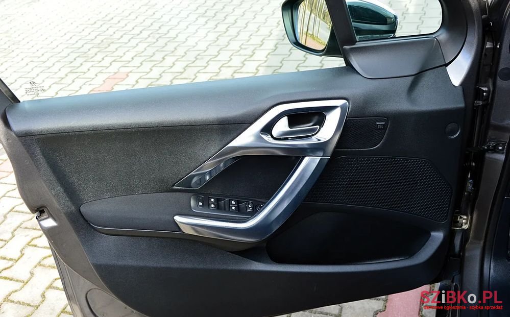 2013' Peugeot 2008 photo #5