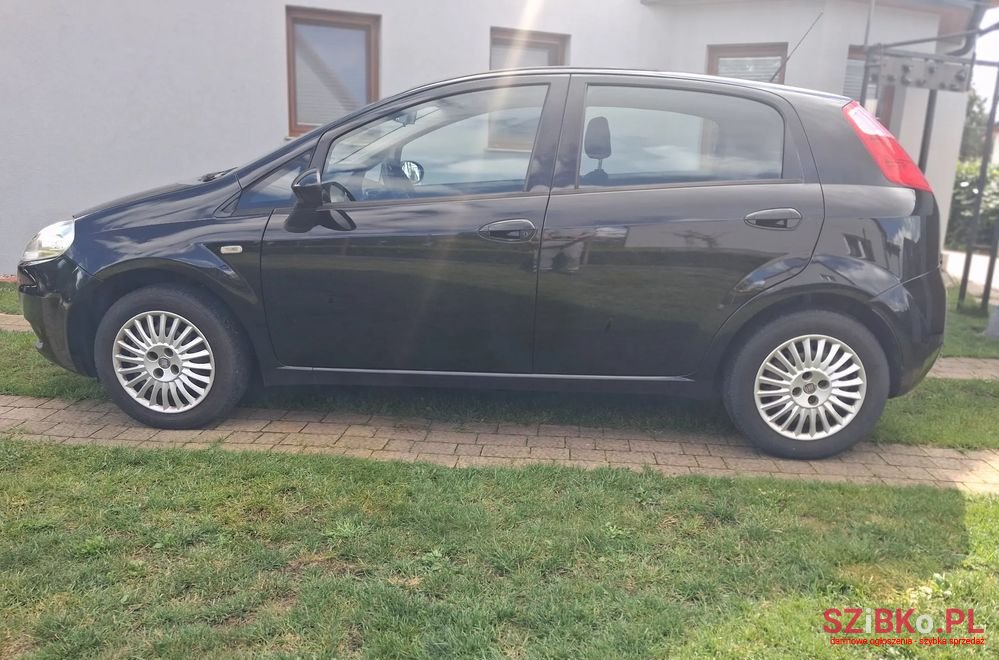 2009' Fiat Punto photo #5