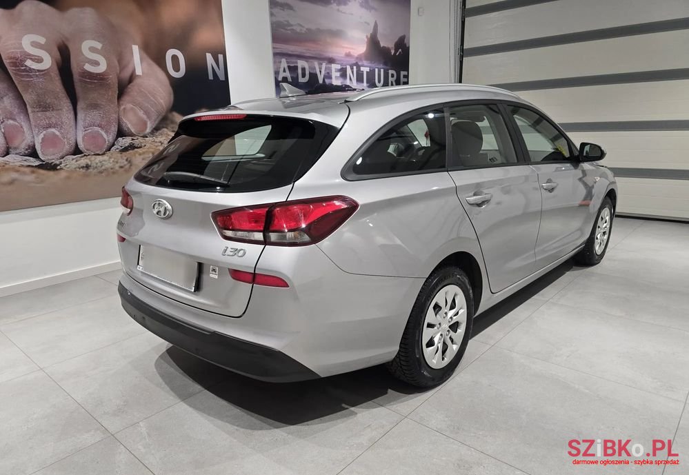 2022' Hyundai i30 1.5 Dpi Classic + photo #4