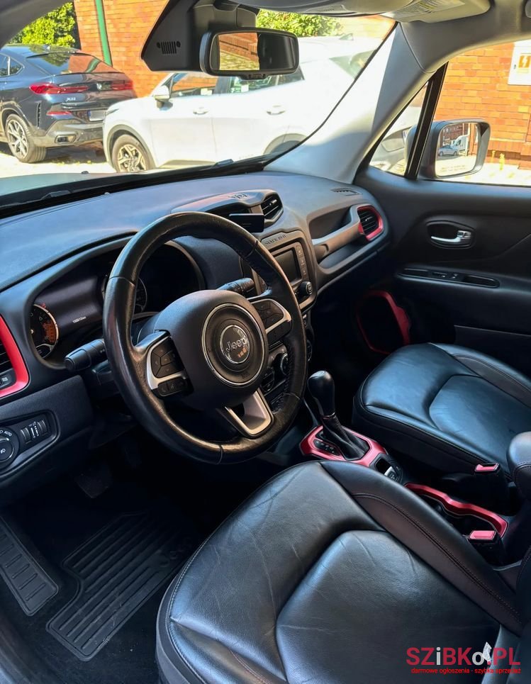 2017' Jeep Renegade photo #5