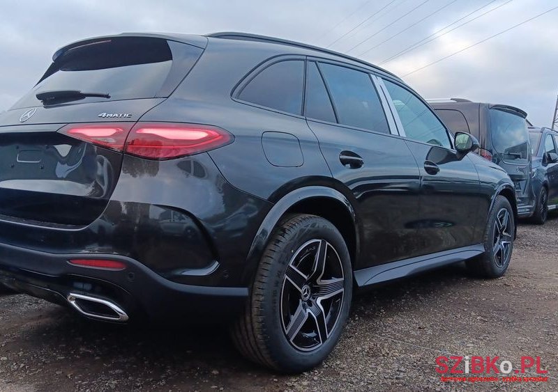 2024' Mercedes-Benz GLC photo #2